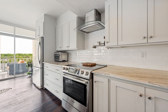 6211 W Northwest Highway 604, Dallas, TX 75225