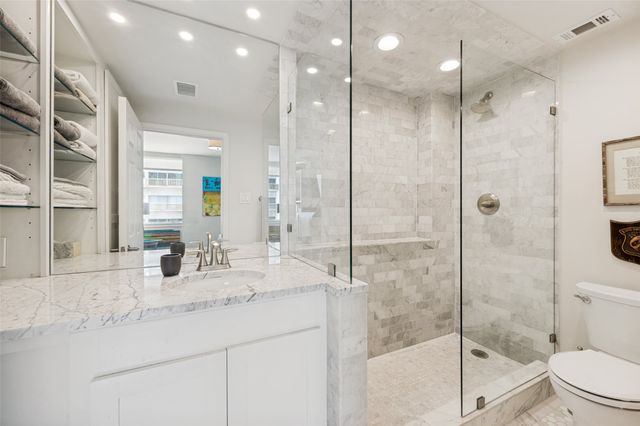 6211 W Northwest Highway 604, Dallas, TX 75225