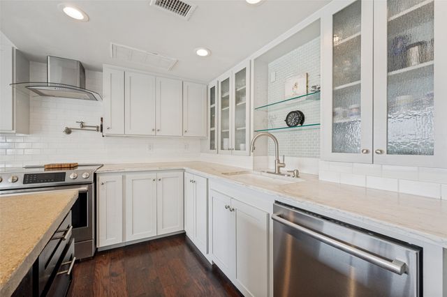 6211 W Northwest Highway 604, Dallas, TX 75225