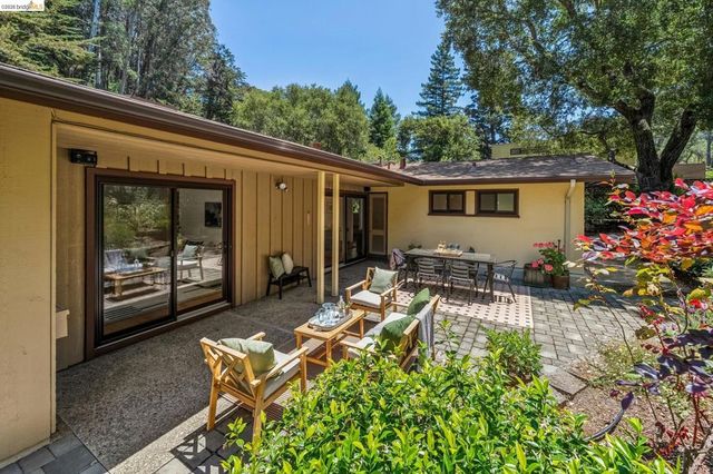 7200 Saroni Dr, Oakland, CA 94611