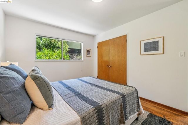 7200 Saroni Dr, Oakland, CA 94611