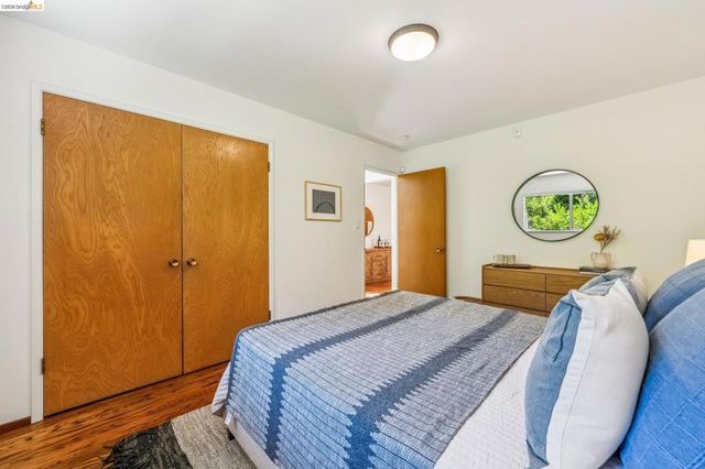 7200 Saroni Dr, Oakland, CA 94611