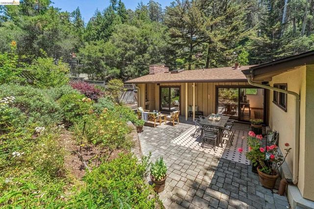 7200 Saroni Dr, Oakland, CA 94611