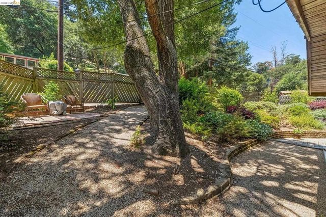 7200 Saroni Dr, Oakland, CA 94611
