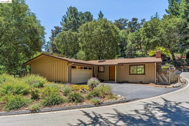 7200 Saroni Dr, Oakland, CA 94611