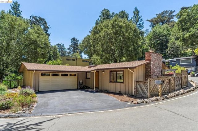 7200 Saroni Dr, Oakland, CA 94611
