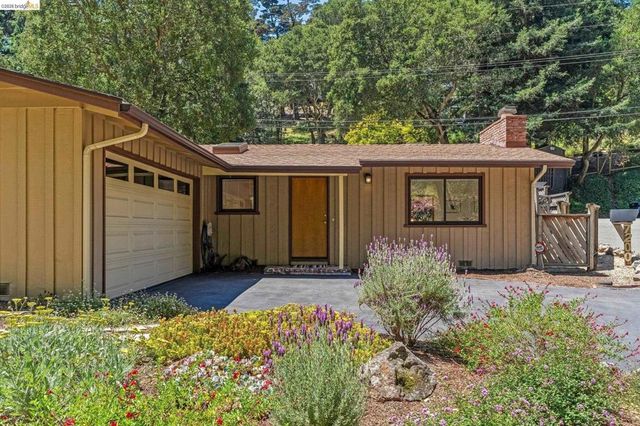 7200 Saroni Dr, Oakland, CA 94611
