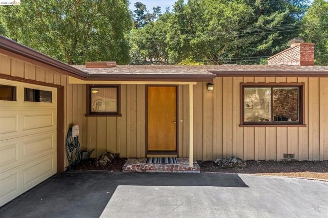 7200 Saroni Dr, Oakland, CA 94611
