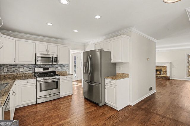 310 Abbington Way, Douglasville, GA 30134