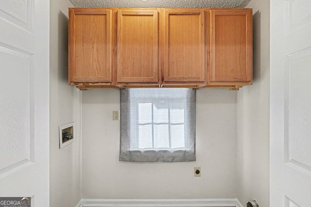 310 Abbington Way, Douglasville, GA 30134