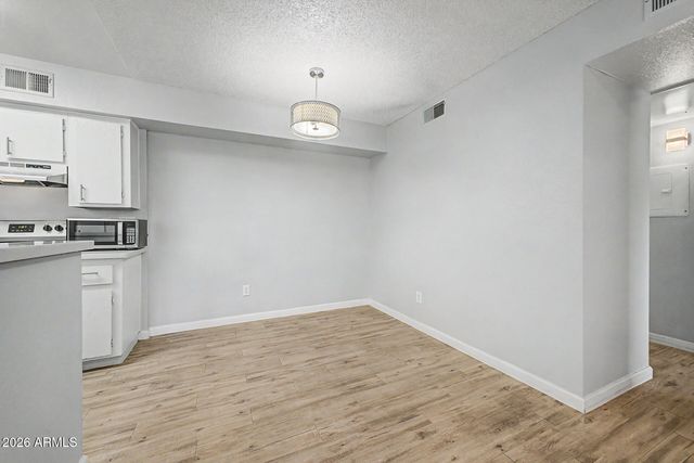 2625 E INDIAN SCHOOL Road 227, Phoenix, AZ 85016