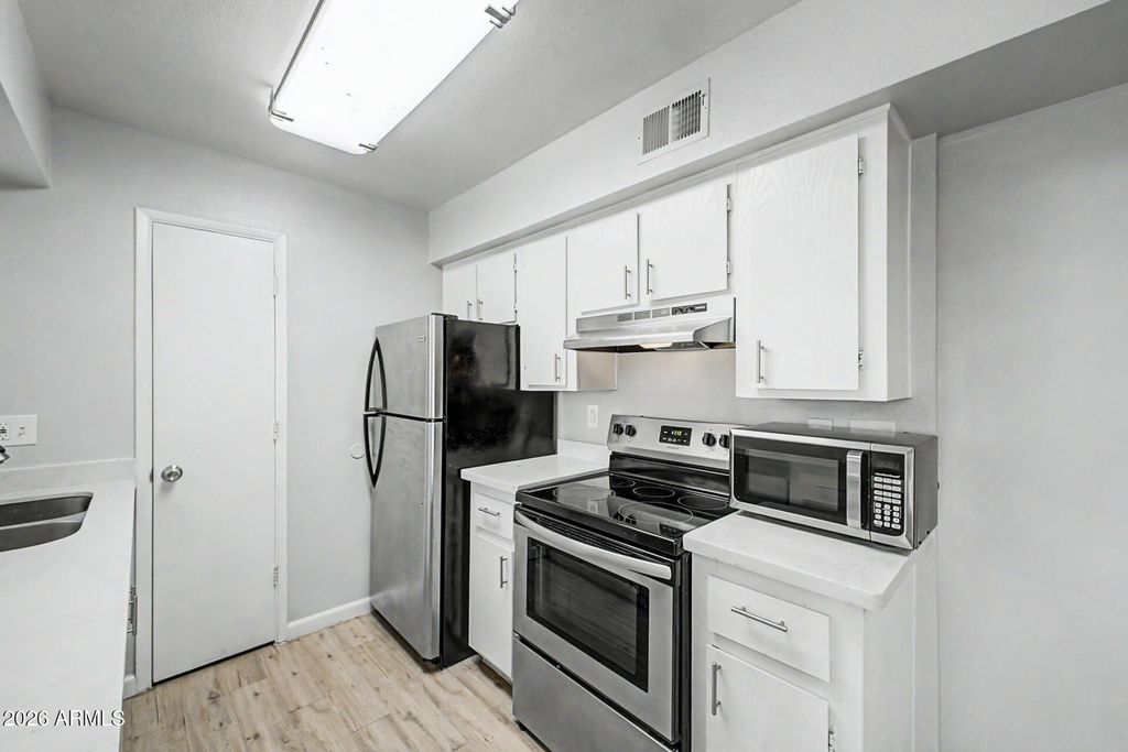 2625 E INDIAN SCHOOL Road 227, Phoenix, AZ 85016 — photo 2