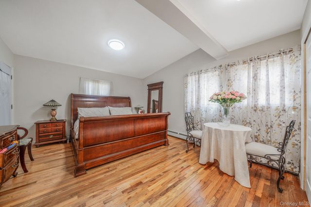 34 E Beech Street, Central Islip, NY 11722