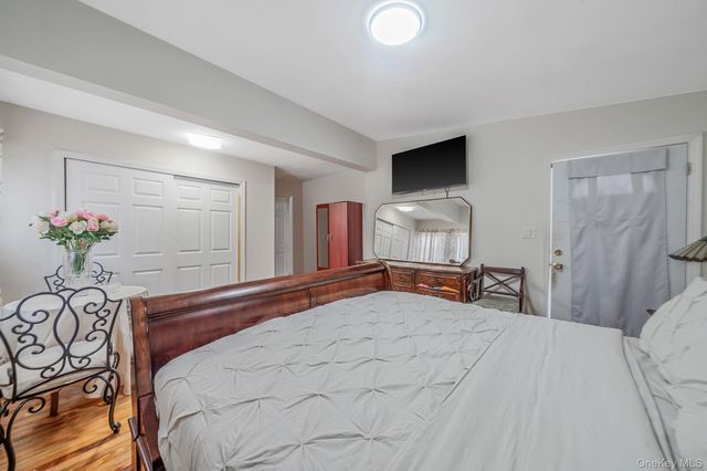 34 E Beech Street, Central Islip, NY 11722