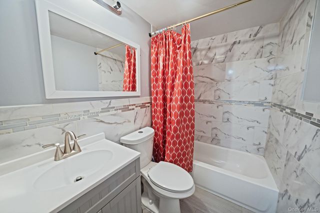 34 E Beech Street, Central Islip, NY 11722
