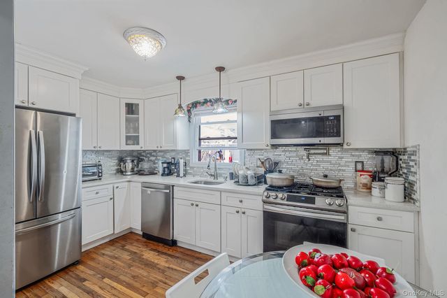 34 E Beech Street, Central Islip, NY 11722