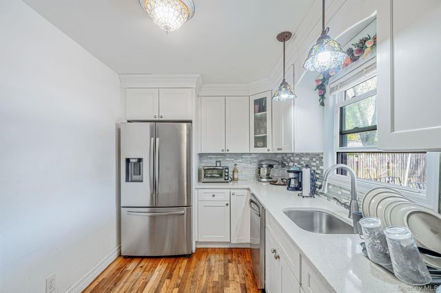 34 E Beech Street, Central Islip, NY 11722