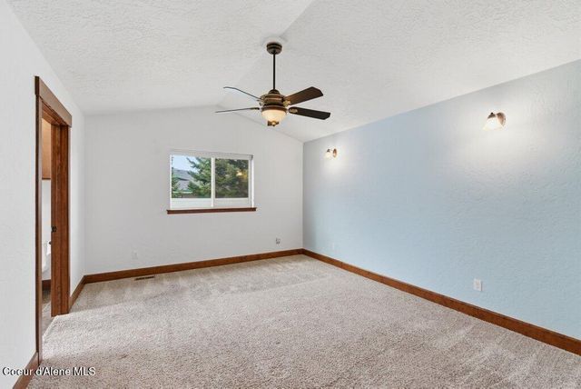 8703 N Courcelles Pkwy, Hayden, ID 83835