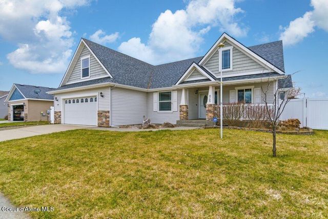 8703 N Courcelles Pkwy, Hayden, ID 83835