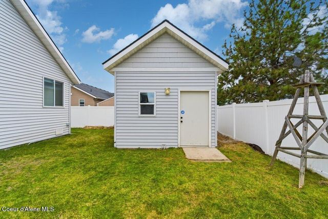 8703 N Courcelles Pkwy, Hayden, ID 83835