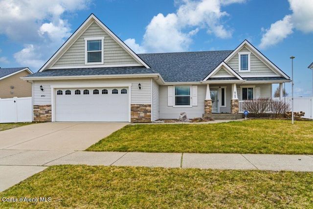 8703 N Courcelles Pkwy, Hayden, ID 83835