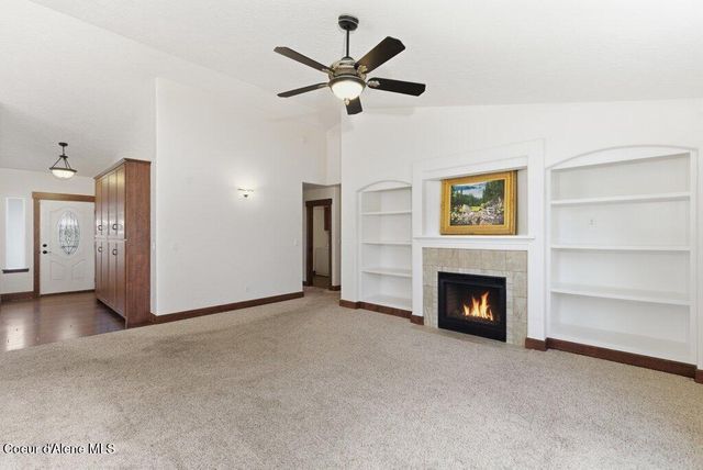 8703 N Courcelles Pkwy, Hayden, ID 83835