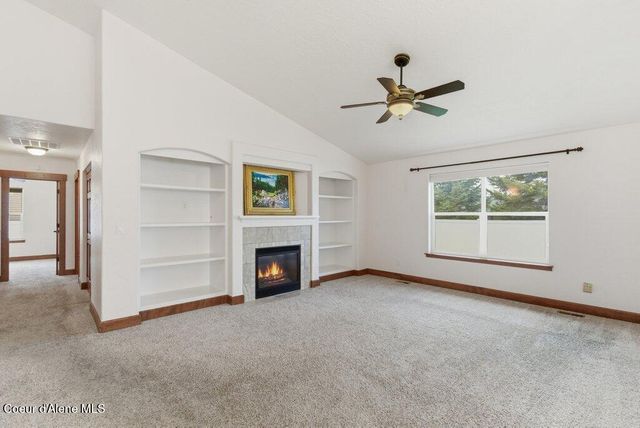 8703 N Courcelles Pkwy, Hayden, ID 83835