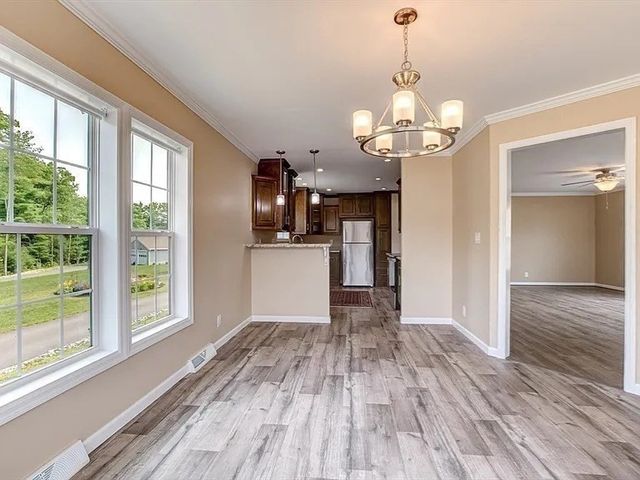 102 Topaz Terrace, Gardner, MA 01440