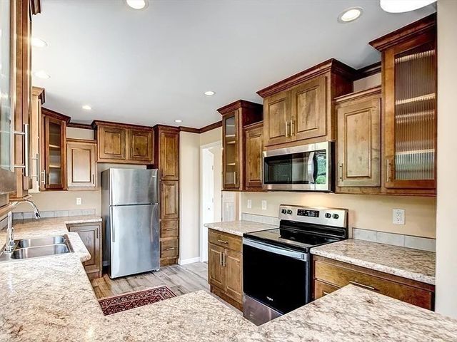 102 Topaz Terrace, Gardner, MA 01440
