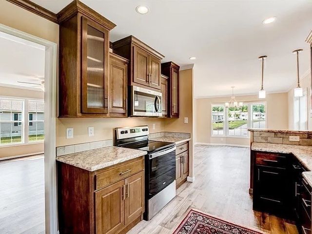 102 Topaz Terrace, Gardner, MA 01440