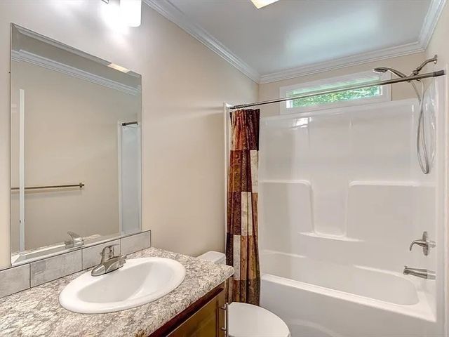 102 Topaz Terrace, Gardner, MA 01440