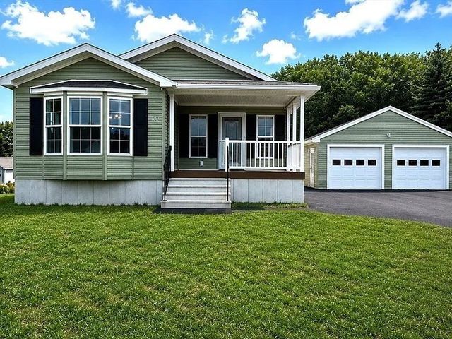 102 Topaz Terrace, Gardner, MA 01440