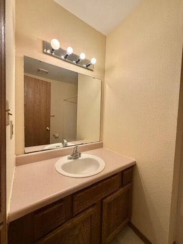 2455 W Roxbury Street, Springfield, MO 65807