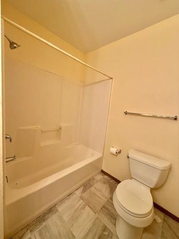 2455 W Roxbury Street, Springfield, MO 65807