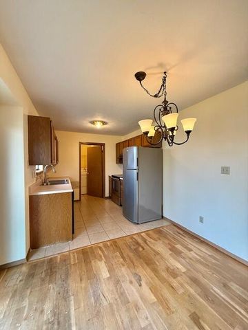 2455 W Roxbury Street, Springfield, MO 65807