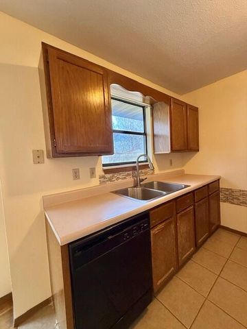 2455 W Roxbury Street, Springfield, MO 65807