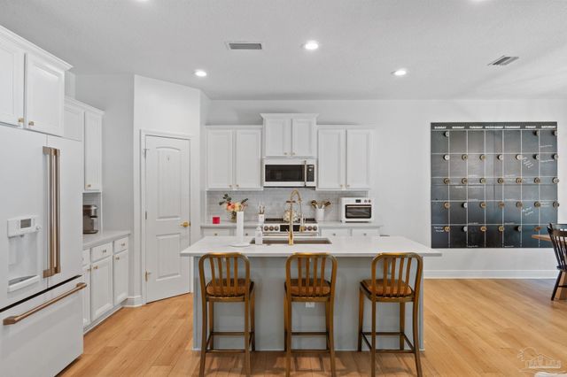 2806 Carrington Lakes Blvd, Cantonment, FL 32533