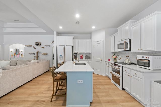 2806 Carrington Lakes Blvd, Cantonment, FL 32533