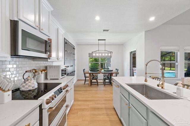2806 Carrington Lakes Blvd, Cantonment, FL 32533