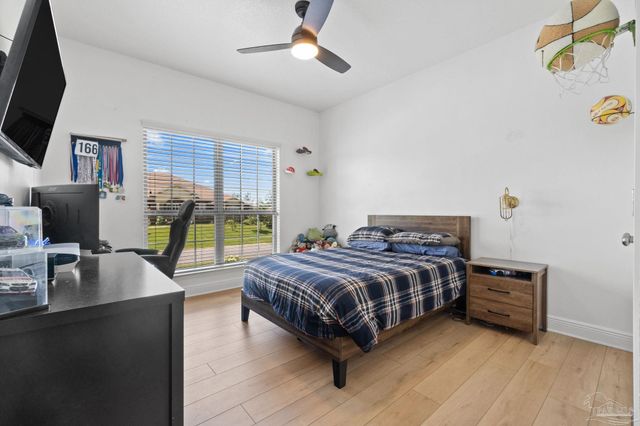 2806 Carrington Lakes Blvd, Cantonment, FL 32533