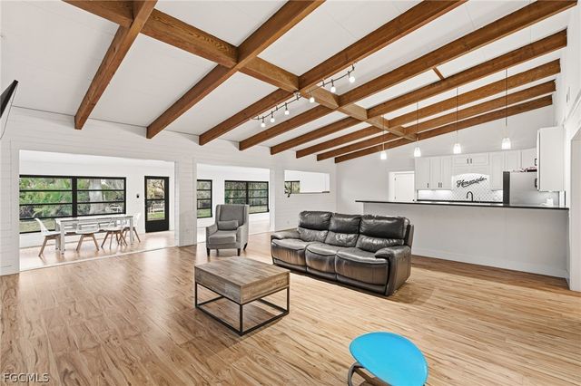 5700 Oakview LN, Punta Gorda, FL 33950