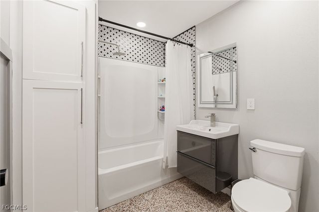 5700 Oakview LN, Punta Gorda, FL 33950