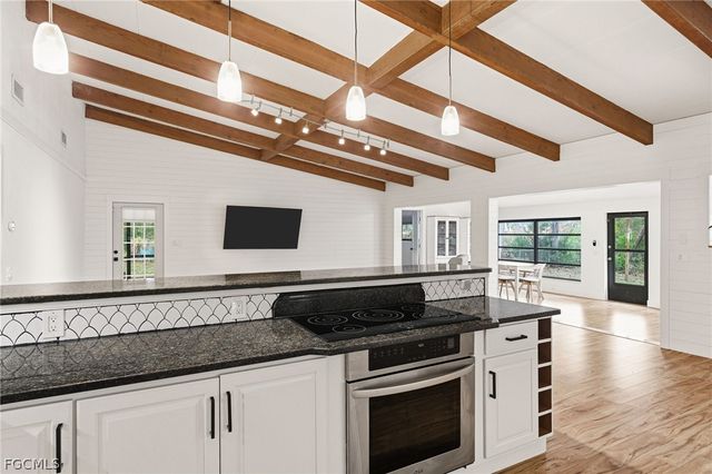 5700 Oakview LN, Punta Gorda, FL 33950