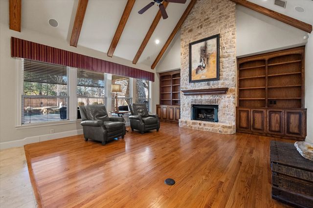 5904 St Ives Court, Arlington, TX 76017