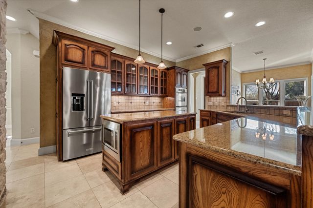 5904 St Ives Court, Arlington, TX 76017