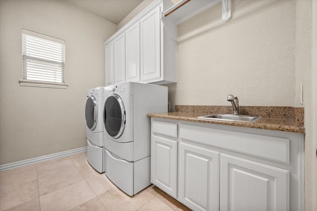 5904 St Ives Court, Arlington, TX 76017