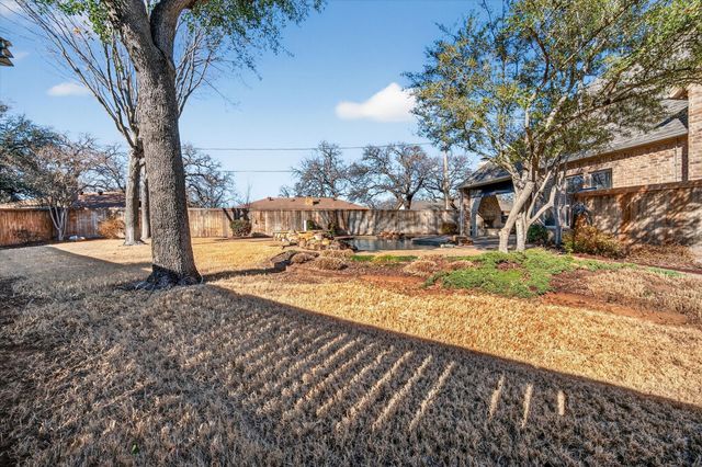 5904 St Ives Court, Arlington, TX 76017