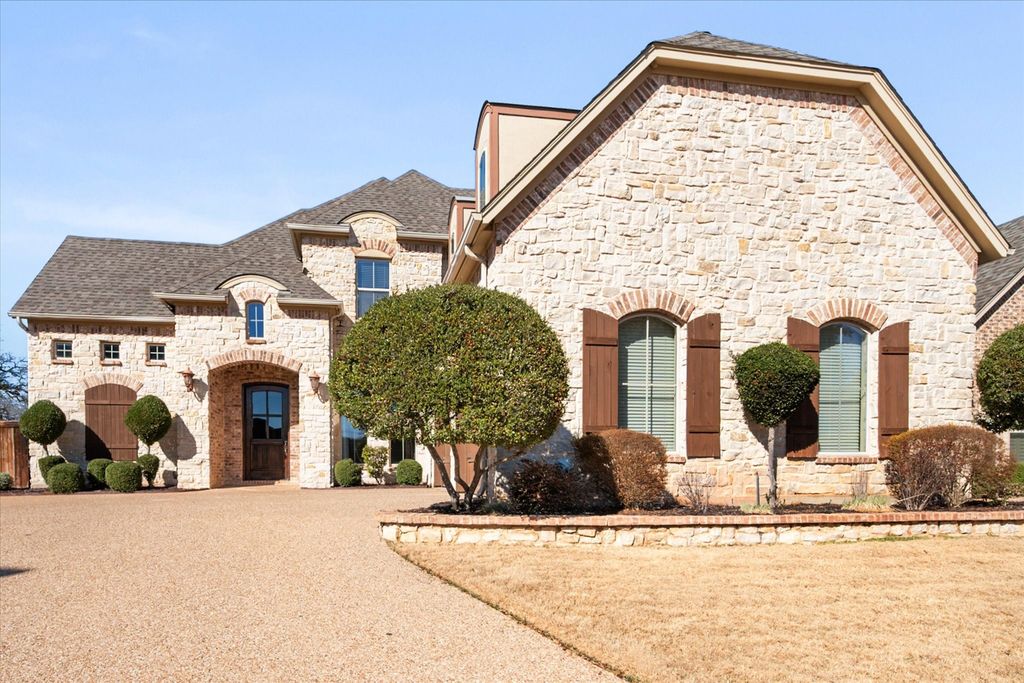 5904 St Ives Court, Arlington, TX 76017