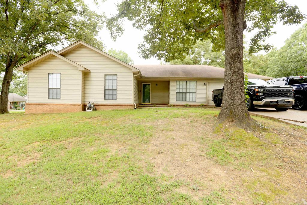 1 Deer Creek Cove, Jacksonville, AR 72076