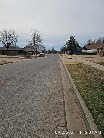 1118 NW 74th St, Lawton, OK 73505
